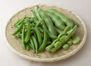 今月の旬の食材 そら豆、スナップエンドウ